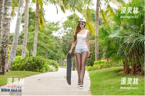 AISS爱丝(黄金版) - 强烈推荐亚美依的写真，街道和那双丝袜，啧啧