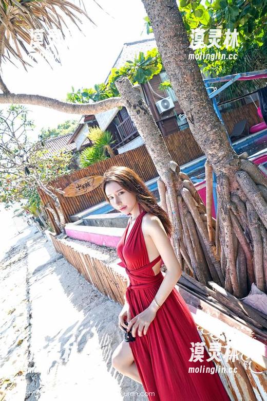 Feilin嗲囡囡 - 这才是无圣光下的真理，慕羽茜和她的礼服