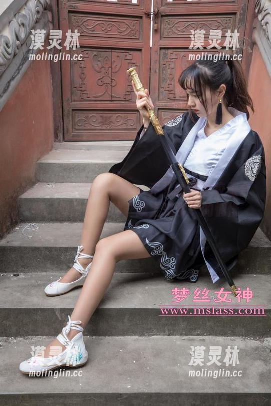 MSLASS梦丝女神-乔儿 MSLASS梦丝女神 - 乔儿的黑色校服合集,似乎都有种“我上过学”的惆怅