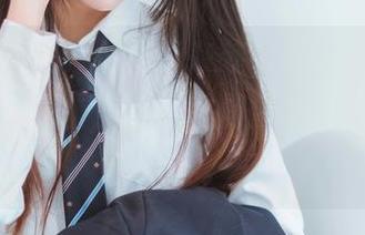 一波双马尾制服图集来袭，喵糖映画太懂大家心头好啦，随便划都能发出“哇”的声音。