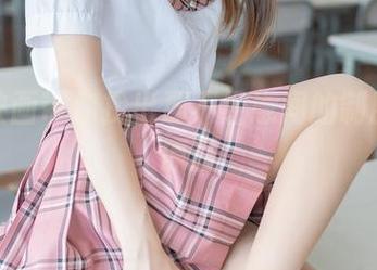 喵糖映画带你找出那不经意间的制服少女原图