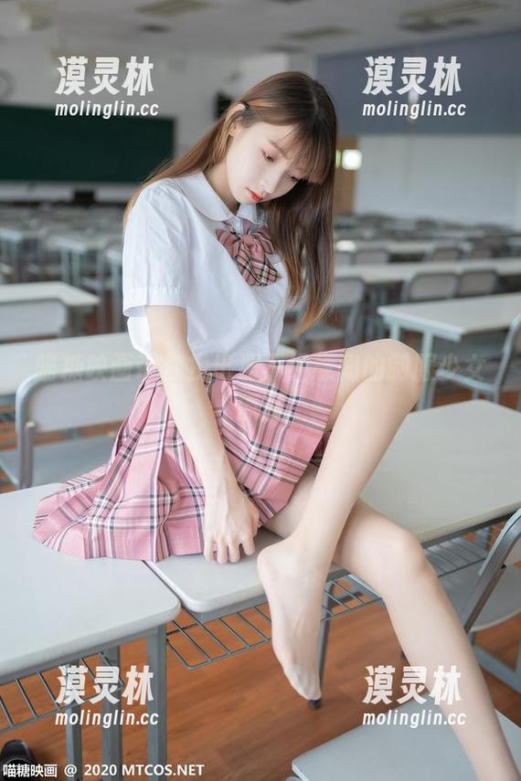 喵糖映画带你找出那不经意间的制服少女原图