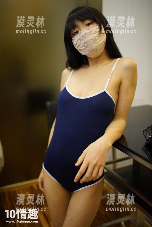 图片赏析：ROSI的长筒黑色丝袜，是让你为之驻足的决心吗？