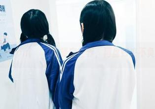 下载Sonson(손손)的镂空世界，网盘归来不负期待！