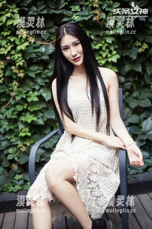 TouTiao头条女神 - 从未想到，李丽莎的裸足竟也能成为美图界的明星！