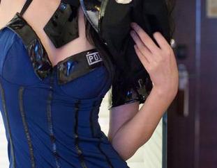 TuiGirl推女郎 – 在艾栗栗的高清短裤原图面前，果然其他就只能默默做个背景板。