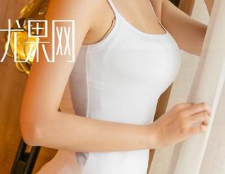 UGirls尤果网 – 温鈊怡的水手服套图，海风吹动，那是我的眼神吗？
