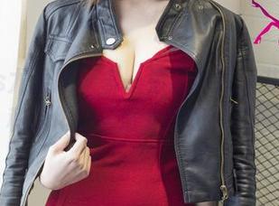 UGirls尤果网 – 多一层的内衣，艾小青的私拍作品居然令我想多了…