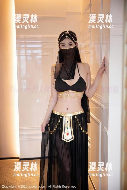 Xiuren秀人网 - 夏甜甜全集：学姐的照片里藏了快乐