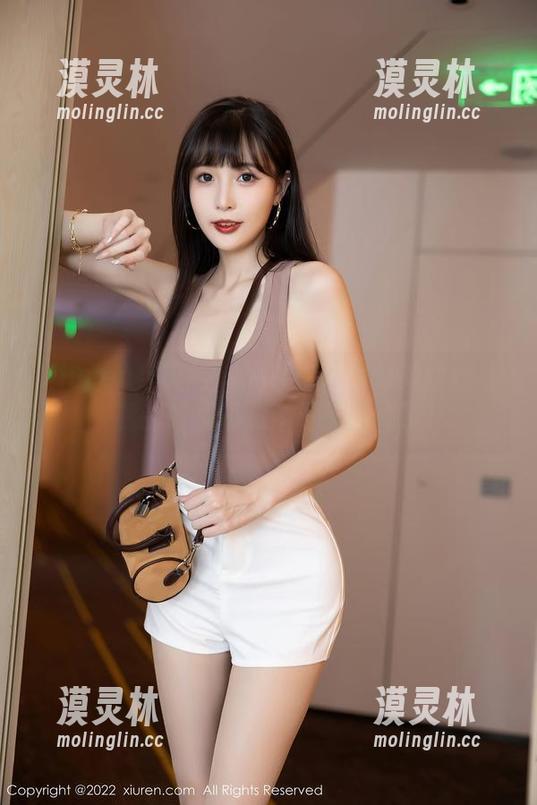 Xiuren秀人网-李若汐 Xiuren秀人网 - 观看李若汐的美丽丝袜,我的眼睛不知不觉被抓住了!