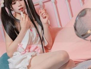当Yiko湿润兔遇上海：这组写真让人想捡贝壳