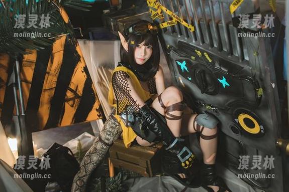 三无人型 百合水手服合集:三无人型黑丝,真不会穿的太好