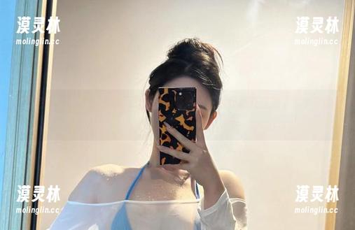 微密圈 - 福利且优雅，不爱笑的赛琳的纯白作品究竟藏了多少腔调？