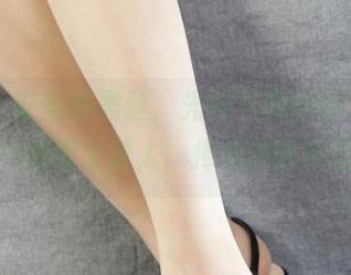 丽柜 – 安安穿黑丝，光影下的绝妙“美工”！原图太诱人，捧心呻吟不已。