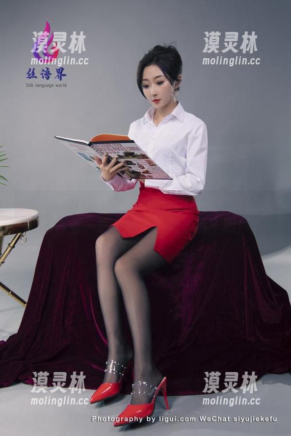 丽柜 - 油亮得发光！小戈的高清写真让人想多看一眼…哦不，是多看十眼！