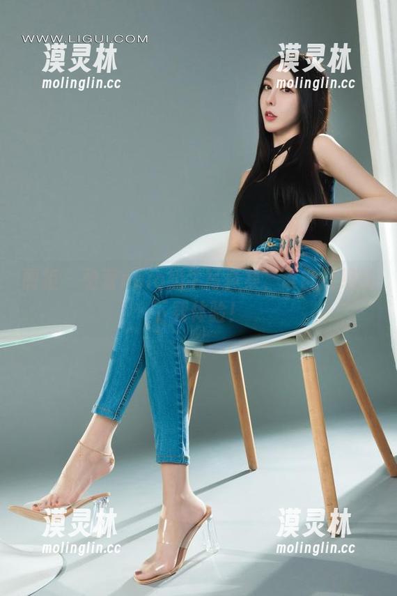 丽柜-怡萱 丽柜 - 怡萱naio奶牛写真集,谁能拒绝的下载体验!