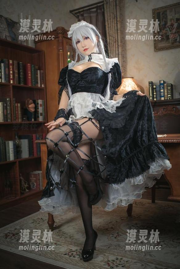 穿梭在人间的猫娘——乖乖衣宝和她的全套“黄豆粉”，哈哈。