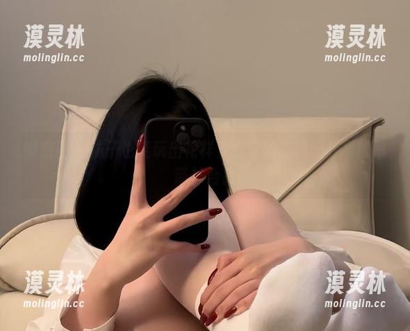 保守的二舅妈 微密圈 - 袜子也能玩出花样?保守的二舅妈分享的吊带袜合集