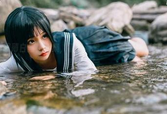 兔玩映画超薄白丝袜合集，看着看着，感觉那份单纯也越来越拿捏不到了。