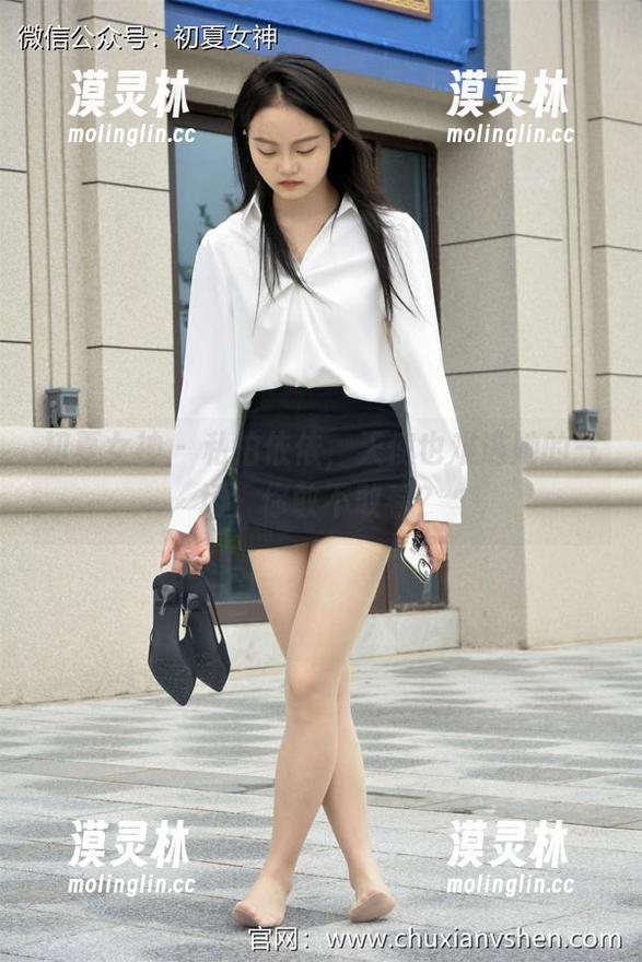 初夏女神 - 私拍依依，天使也难逃她的气场，你敢不敢看？
