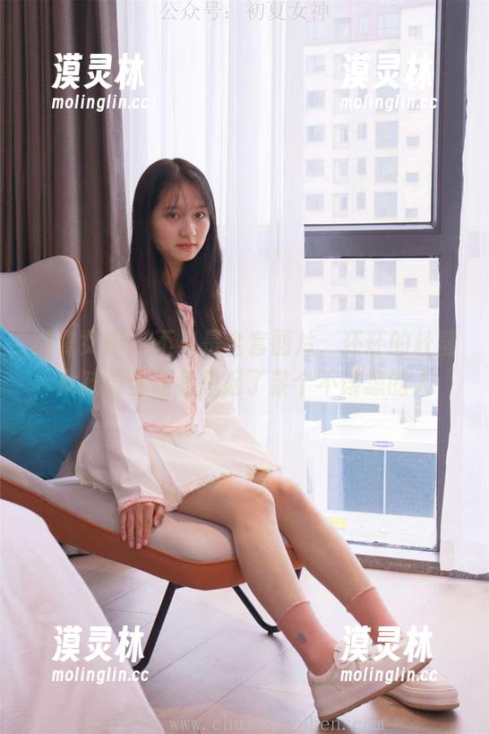 初夏女神-环环 初夏女神 - 不只是全套图片,环环的杜鹃女孩甚至让我想起了某个不该想的人