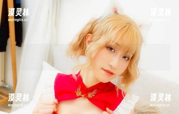 先别说南哥，北哥完全OK的红光魅魔写真让人肚子饿，神秘光泽里搅拌着吃吃喝喝的想法！