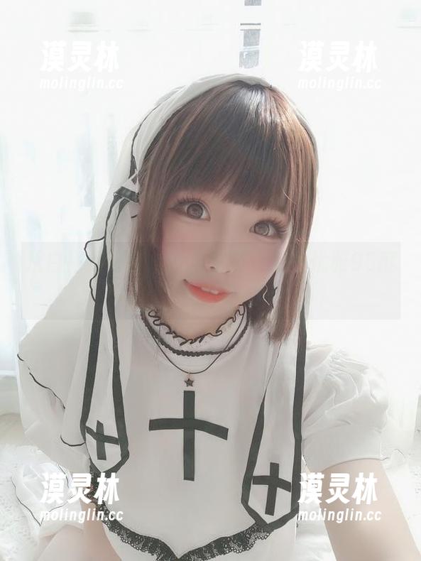从白裙到高清：十万珍吱伏特的优雅95度展现