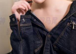头条女神 – 艾小青的双马尾，私房美图带我进入她的日常小宇宙