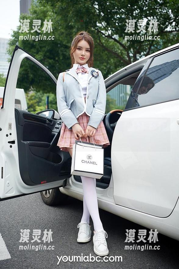 尤蜜荟 - 尹菲的图库，这燃情少妇竟然自带光环？