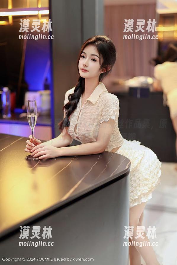尤蜜荟-思淇Sukiii 尤蜜荟 - 看思淇Sukiii的灰丝作品集,原图么,可以说超出你的预期。