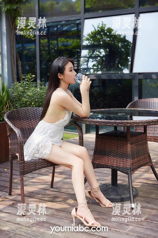 尤蜜荟 - 田冰冰写真：从指尖到脚踝的细腻之旅