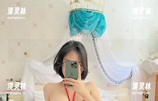 张鑫baby 微密圈 - 张鑫baby的无圣光写真,黑红碰撞,随便怎么搭配都很带感!