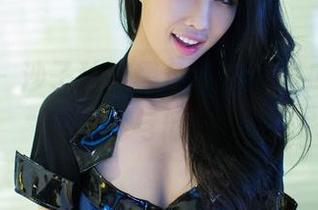 推女郎 – 沙子独特黑色写真，图库里的挑衅与低语