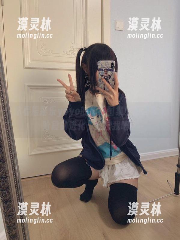 你看摇摇乐yoyo的旗袍图集！这是多个阶段的进化，支持我吧！