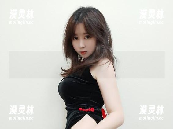 2021圣诞特辑，没想到鹿也能这么迷人——是依酱吖最新图册来啦！