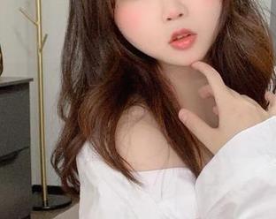 全套作品中的黑色，怎会让是依酱呀如此迷人，难道是她的气场？