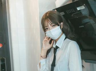 奶奶的旧白衬衫VS杏仁曲奇的最新照片，你觉得谁赢了？