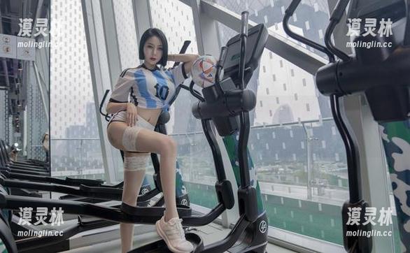 果儿Victoria 微密圈 - 果儿Victoria的女仆造型在原图中找到资源,太卡哇伊了,哎呀我看到红了!