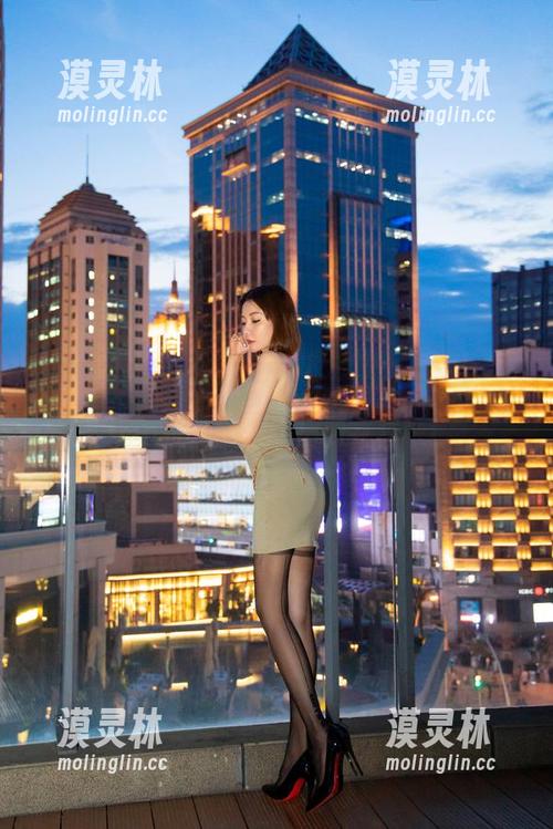 微密圈 - 运动内衣，也许能让小果儿Victoria在房间里跳出新花样吧！