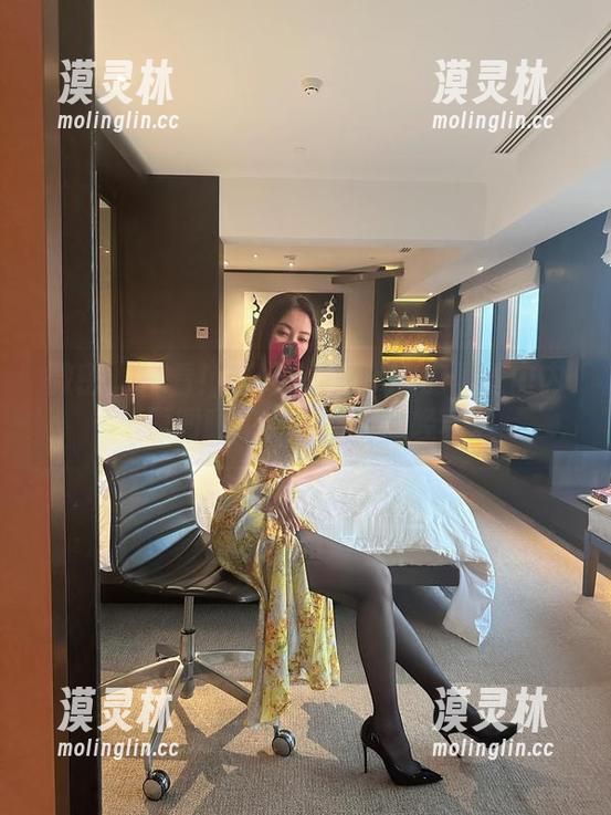 果儿Victoria 微密圈 - 看!果儿Victoria的蕾丝内内:原图晒单,竟然这么轻松。