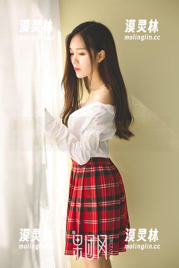 果团网 - 图集直奔：小九九的新礼服，反正我是先被这场面版惊到了…