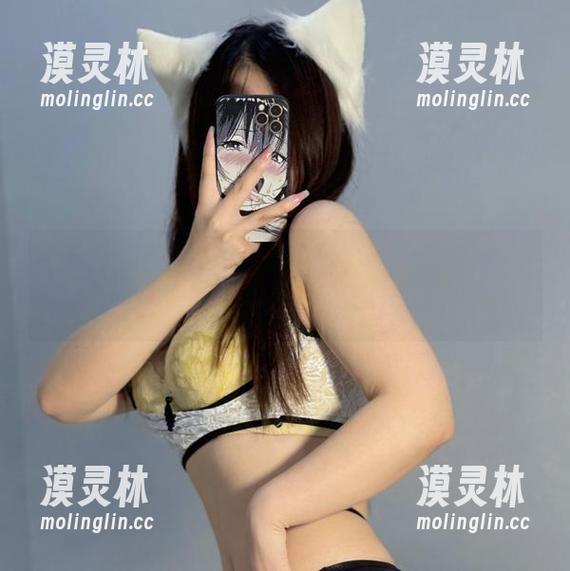 桃沢樱呀 微密圈 - 最新图集:桃沢樱呀的“黑皮”登场,果然又是亮眼一击!