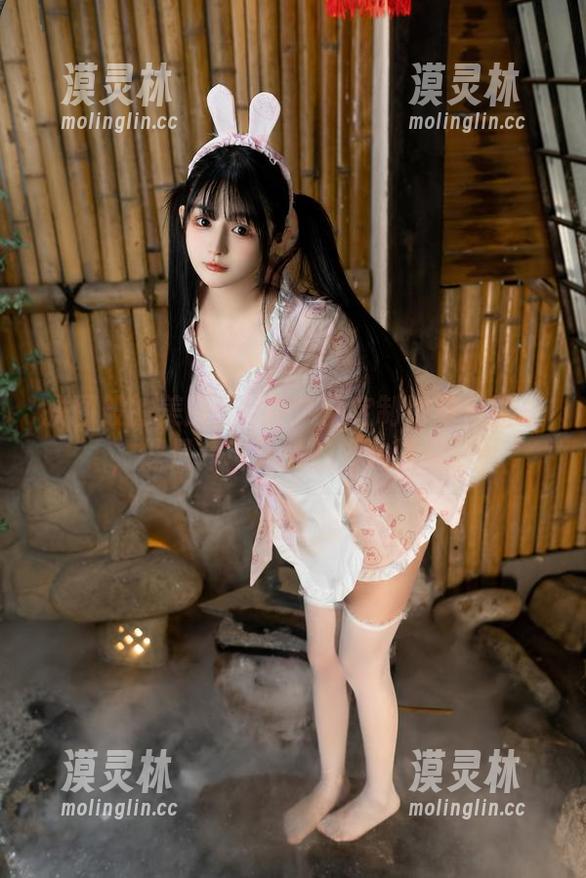 拼图般的美丽：桜井宁宁定制比基尼图集，像是一场无尽的海边冒险！