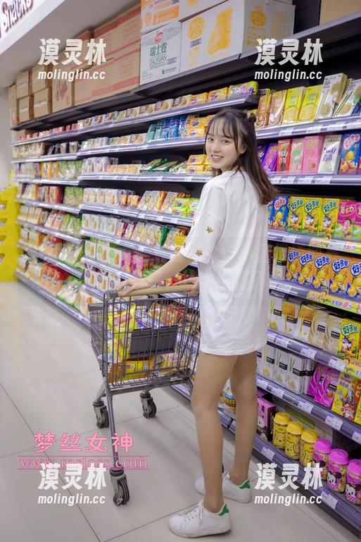 梦丝女神 - 玥玥的在线冒险：小区楼道图集，出门就是一场实地调研！