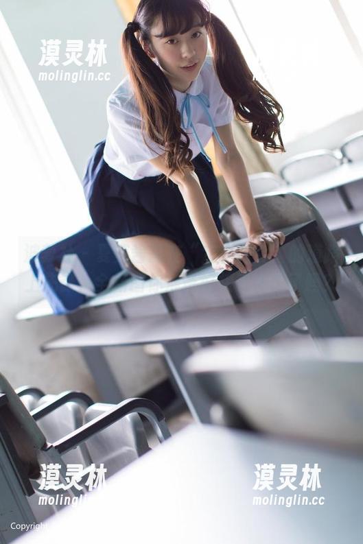 波萝社 - 夏美酱总在“定制写真”的道路上先锋，全新图你准备好接受冲击了吗？