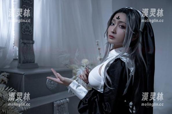 优菈和甘雨在洛璃LoLiSAMA的无圣光图包中…咳，啥时候开始的这种默契？
