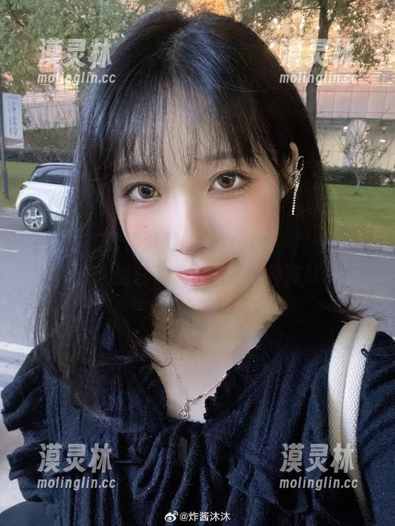 更新啦！炸酱沐沐的修女cos，捏着道理的同时，别忘了欢乐也是一种救赎啊！