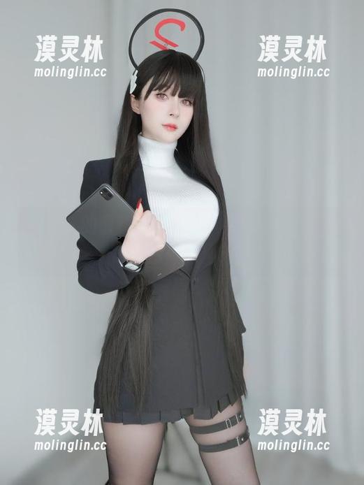白银81的最新瑜伽作品，果然让人有种想随便跟做的冲动。