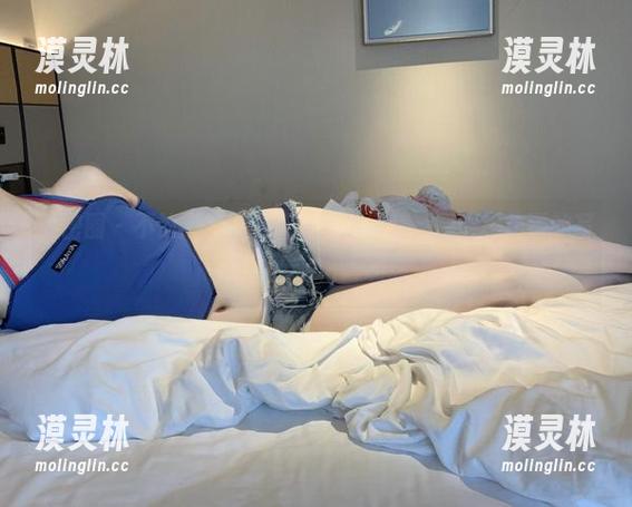 微密圈 - 不怕热，随便来一套清凉装，观看相扑猫的写真，上演艳遇现场