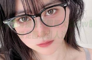 难道光脚丫有魔力？眼酱大魔王w的高清裸足图集引人注目